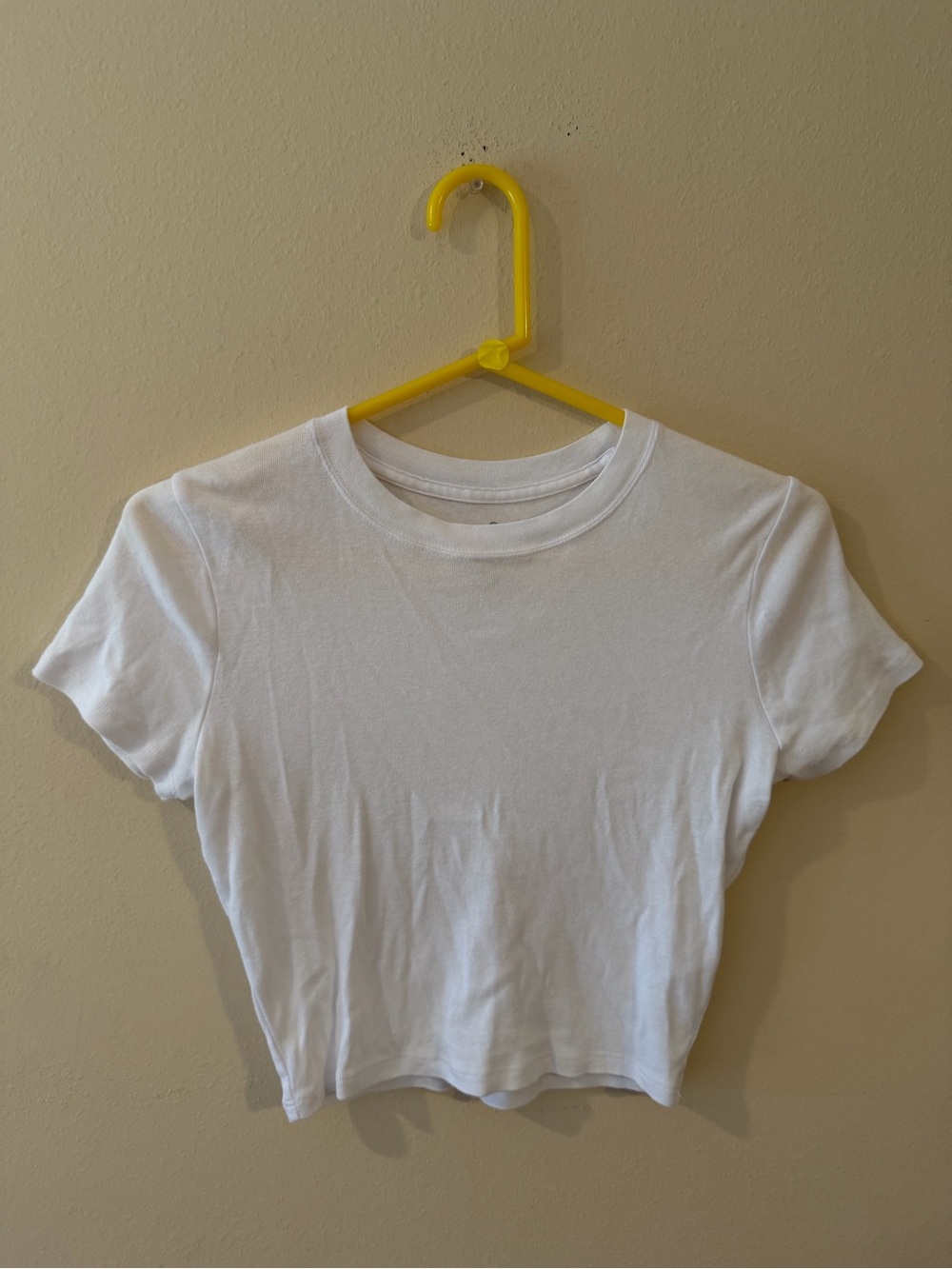 Hollister White Crewneck Crop Tee